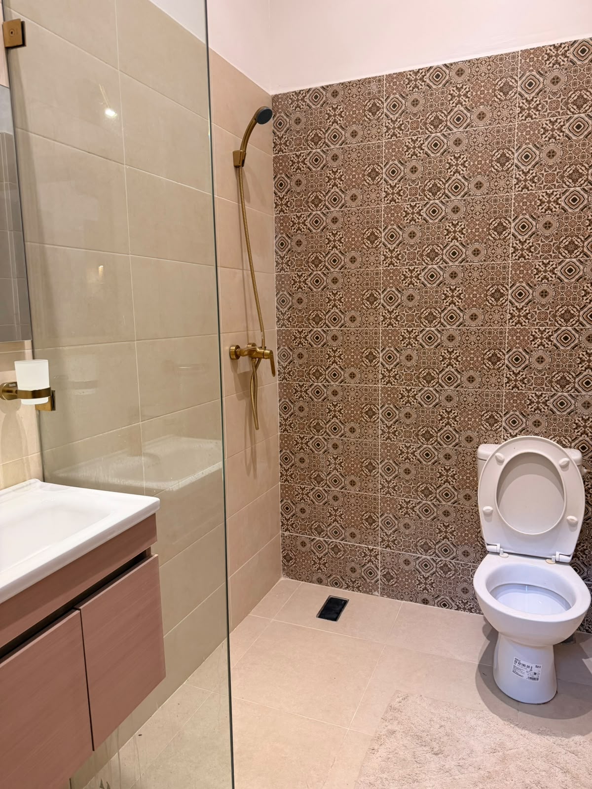 Lune bathroom