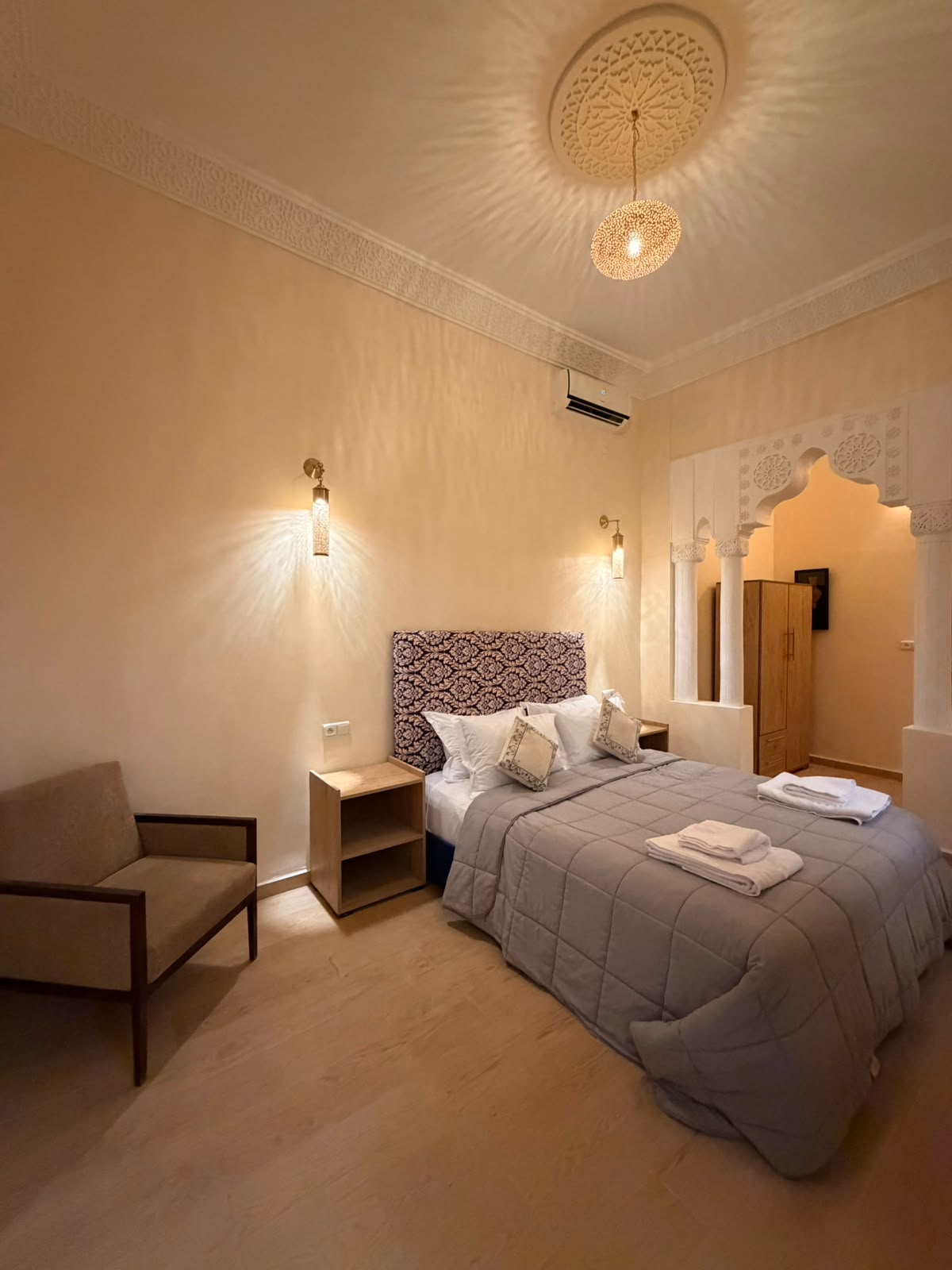 Lune bedroom three