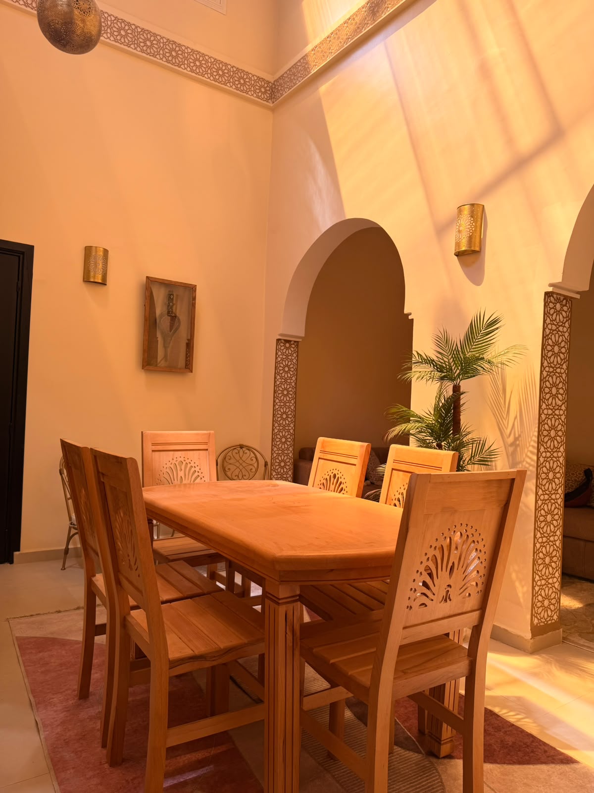 Lune dining detail